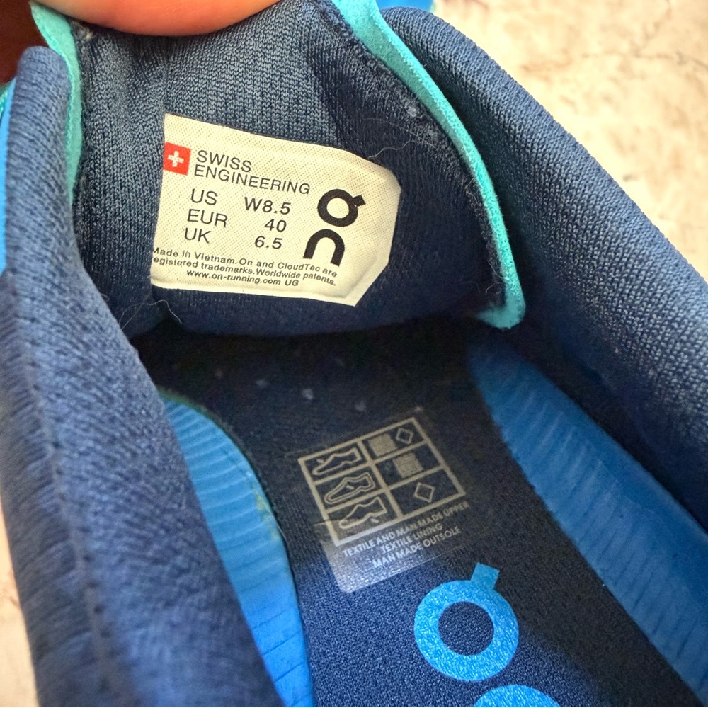 On Running Cloudflow Sneakers Women’s 8.5 Blue Sw… - image 4